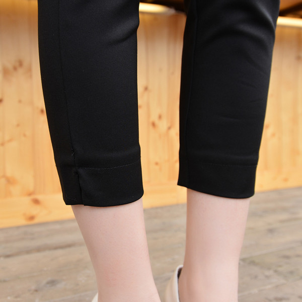 Стилен дамски панталон в черен цвят