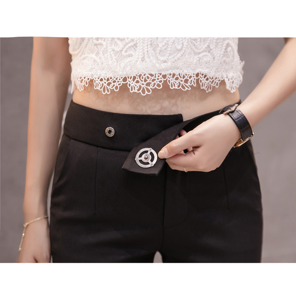 Стилен дамски панталон в черен цвят с висока талия