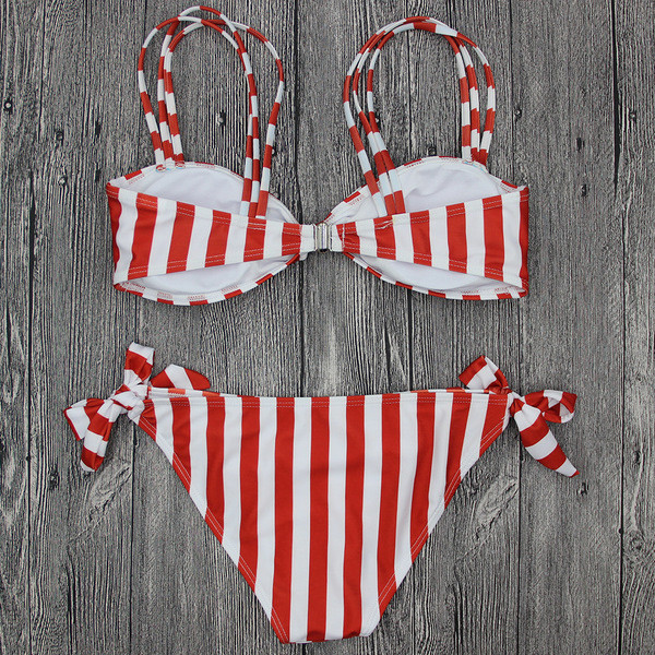 НОВ дамски бански в червен цвят на райе от две части с връзки