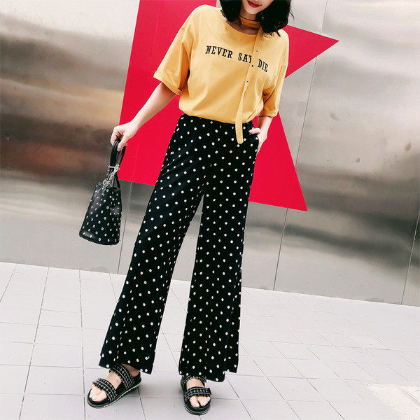 Ежедневен широк дамски панталон черен на точки