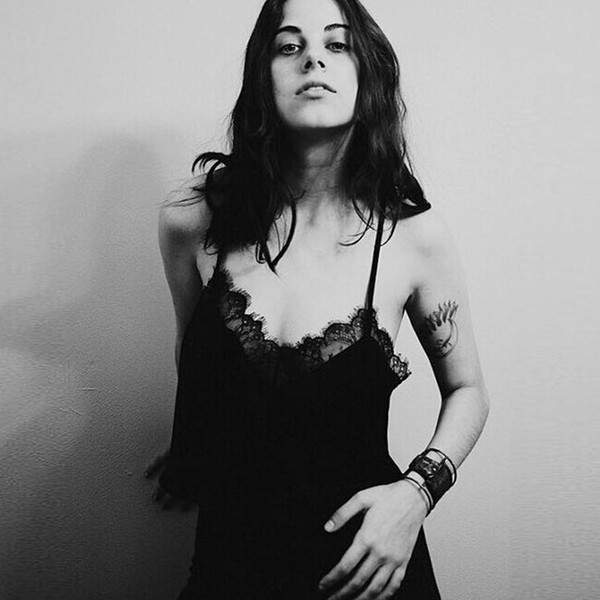 Модерен дамски потник с V-образно деколте с дантела, в три цвята