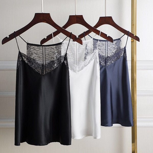 Модерен дамски потник с V-образно деколте с дантела, в три цвята