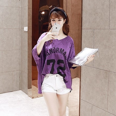 Дамска тениска широк модел с V-образно деколте