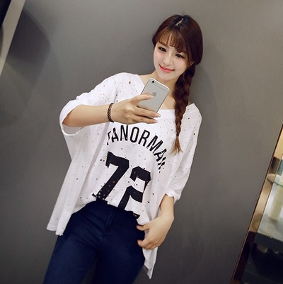 Дамска тениска широк модел с V-образно деколте