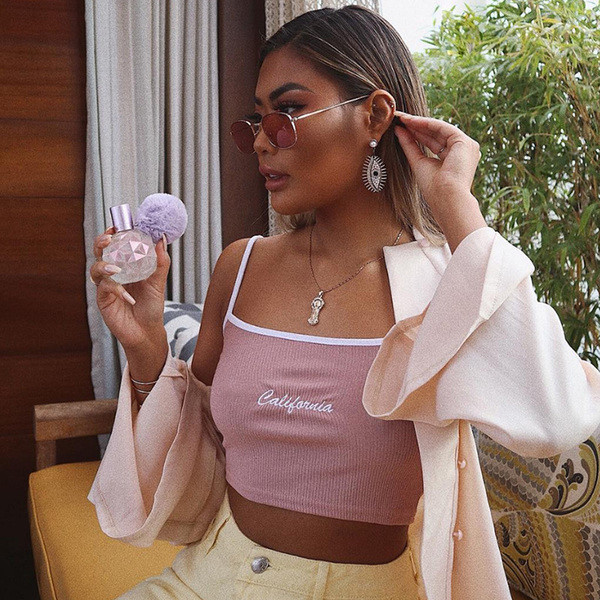 Модерен къс дамски потник в розов цвят с надпис и тънки презрамки