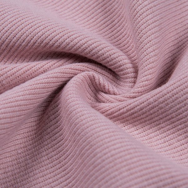 Модерен къс дамски потник в розов цвят с надпис и тънки презрамки