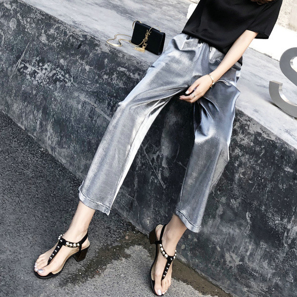 Елегантен сребрист дамски панталон широк модел