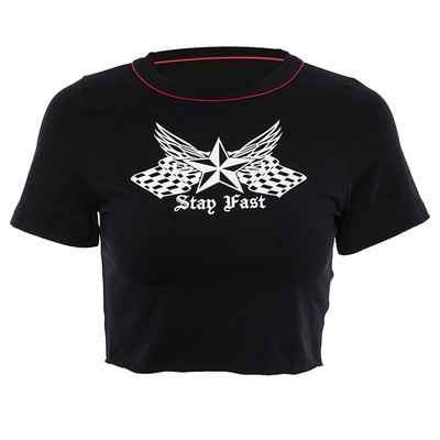 Дамска тениска в черен цвят с апликация