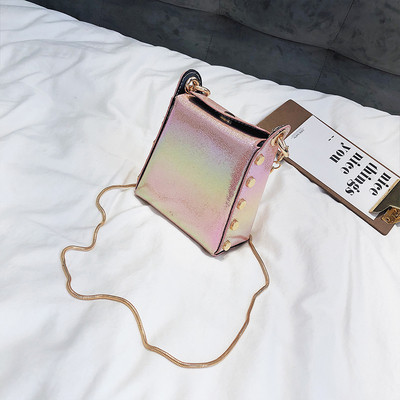 Елегантна мини дамска чанта с метална верижка