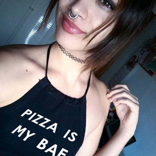 Модерен дамски черен потник с надпис