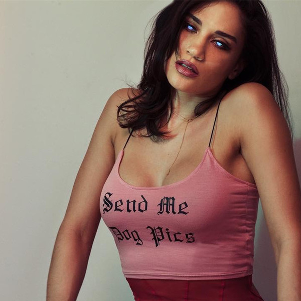 Къс дамски потник с тънки презрамки и надпис