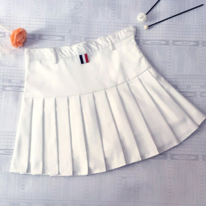 Плисирана и карирана пола-панталон с висока талия