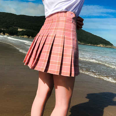 Плисирана и карирана пола-панталон с висока талия