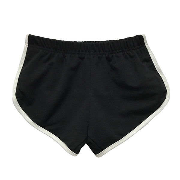Къси панталони в черен цвят с бял кант