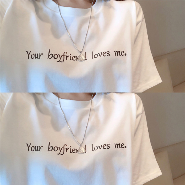 Дамска тениска широк модел в бял цвят