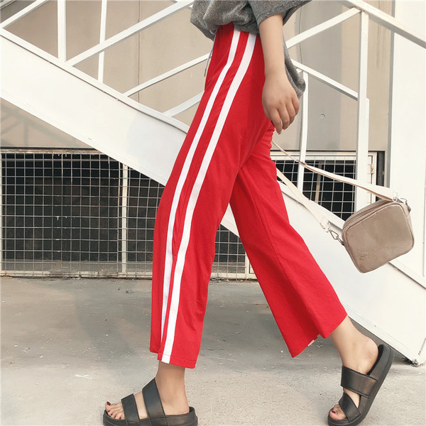 Широк панталон с цепки и кант в различни цветове