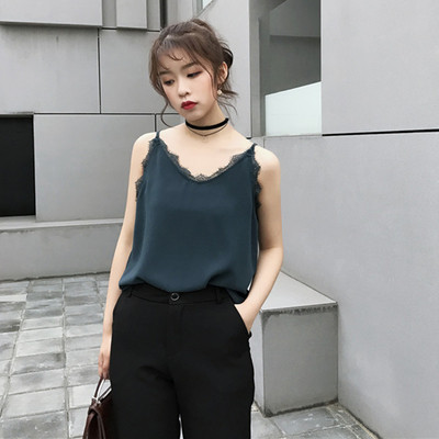 Дамски потник с тънки презрамки и дантела