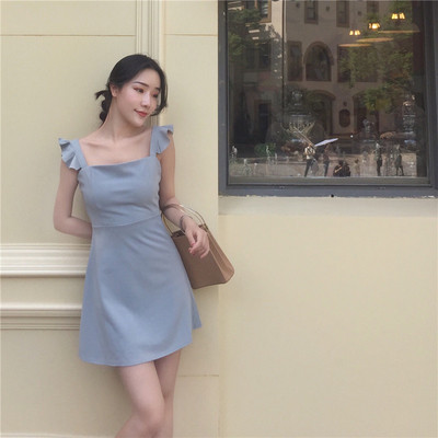 Къса рокля с интересни презрамки в син цвят