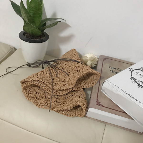 Лятна плетена шапка с панделка