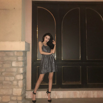 Блестяща къса рокля с тънки презрамки в два цвята