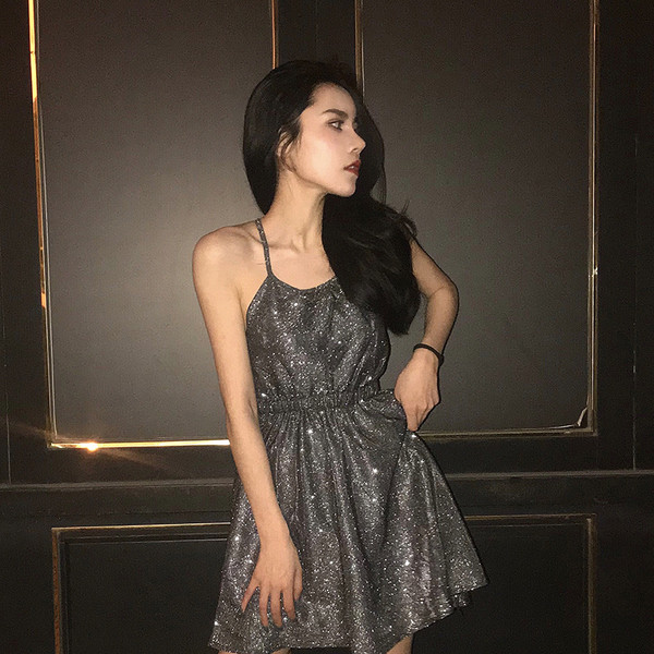 Блестяща къса рокля с тънки презрамки в два цвята