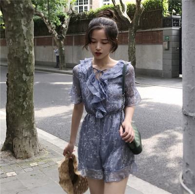 Летен гащеризон с къс ръкав, волани и флорален мотив