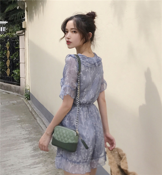 Летен гащеризон с къс ръкав, волани и флорален мотив