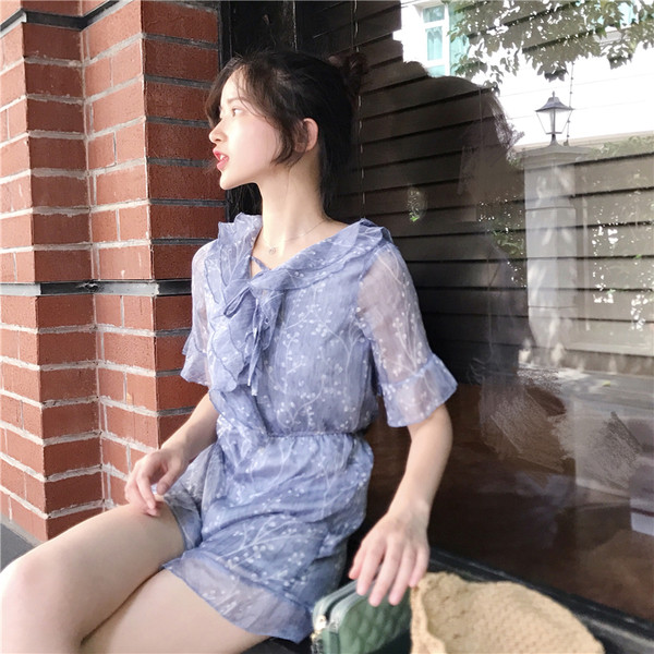 Летен гащеризон с къс ръкав, волани и флорален мотив