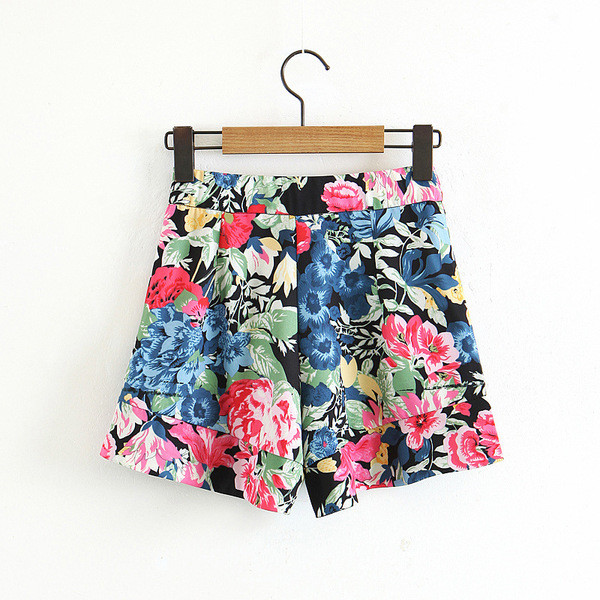 Флорални къси дамски панталони с висока талия
