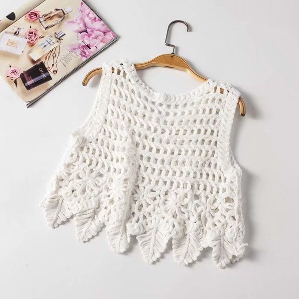 Къс плетен топ с дебели презрамки в два цвята