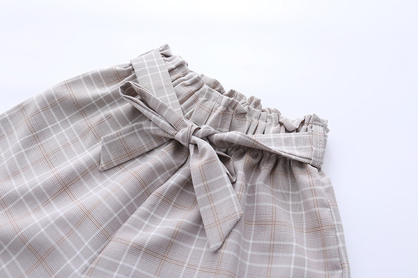 Карирани къси панталони с висока талия и колан в три цвята