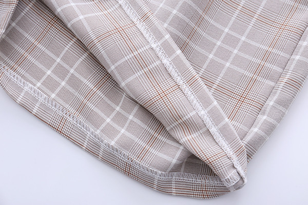 Карирани къси панталони с висока талия и колан в три цвята