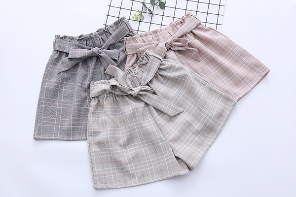 Карирани къси панталони с висока талия и колан в три цвята