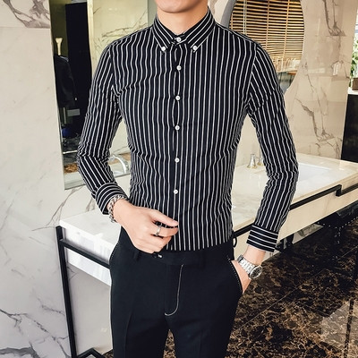 Мъжка вталена риза на райе в вда варианта с дълъг и 7/8 ръкав в черен и бял цвят