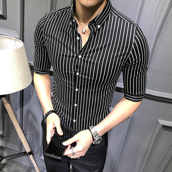 Мъжка вталена риза на райе в вда варианта с дълъг и 7/8 ръкав в черен и бял цвят