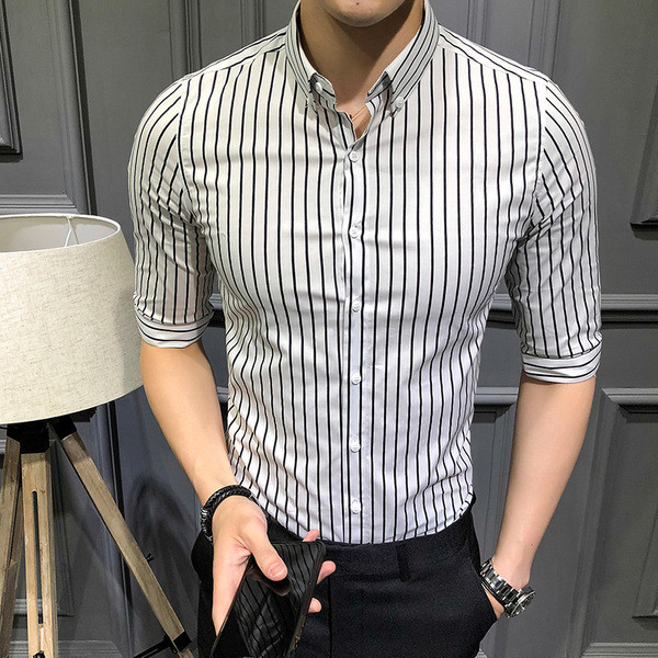 Мъжка вталена риза на райе в вда варианта с дълъг и 7/8 ръкав в черен и бял цвят