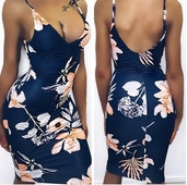 Дамска флорална рокля V-образно деколте и изрязан гръб