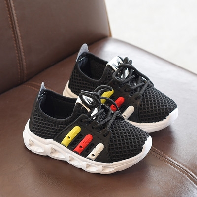 Спортни обувки за момичета с връзки в три цвята