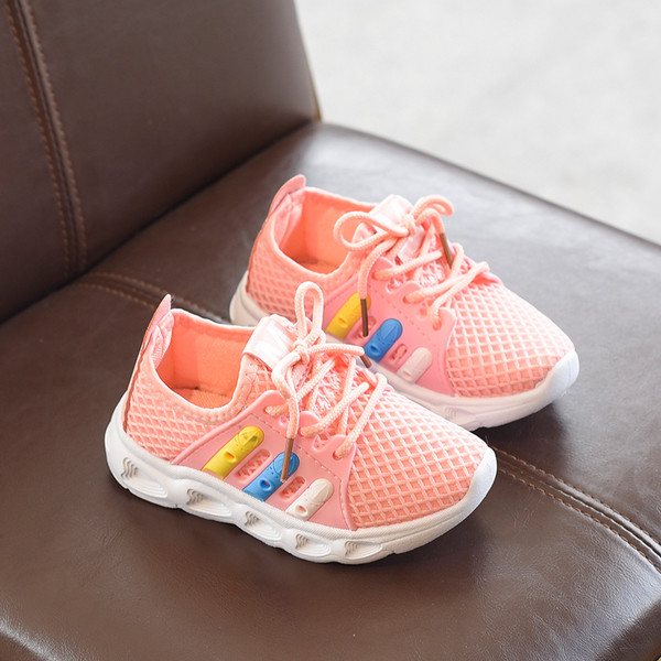 Спортни обувки за момичета с връзки в три цвята