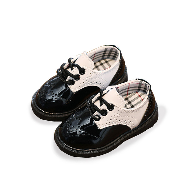 Zárt gyerekcipő fűzős lányoknak két színben