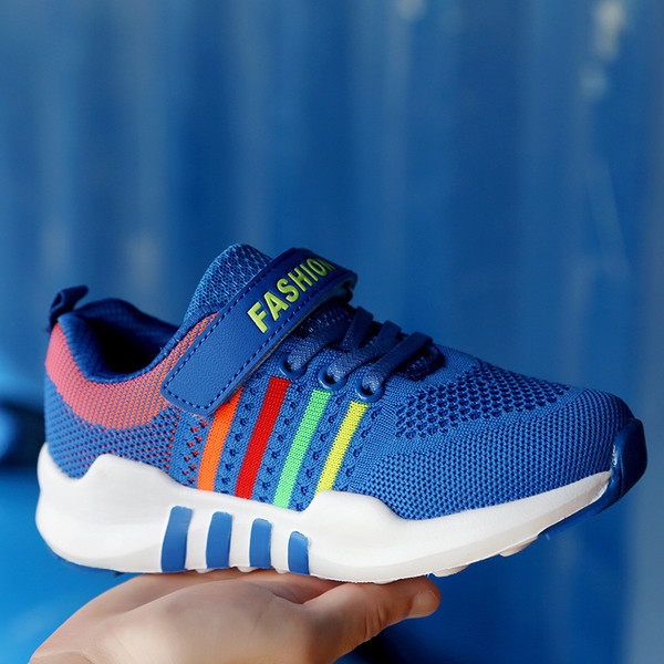 Детски маратонки за момчета с цветни елементи в два модела