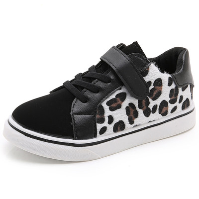 Детски спортни обувки за момиче с леопардова шарка в два цвята