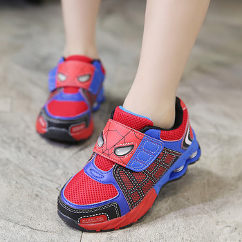 Πολύχρωμα παιδικά αθλητικά παπούτσια για αγόρια σε τρία χρώματα