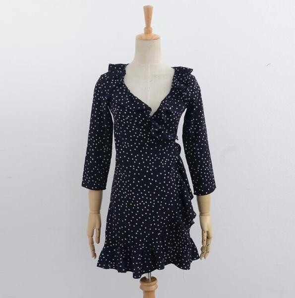 Rochie casual de dama cu decolteu in V in negru si rosu