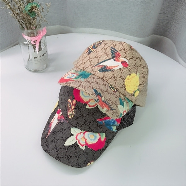 Palarie moderna pentru copii cu motive florale in doua culori