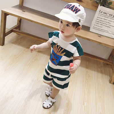 Детски раиран комплект за момчета в различни модели - тениска с щампа и къси панталони