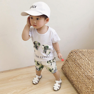 Set copii in dungi pentru baieti in diferite modele - Tricou cu imprimeu si pantaloni scurti