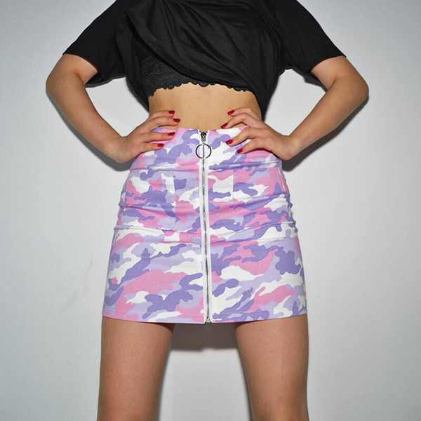 Fusta de dama scurta moderna de camuflaj cu fermoar