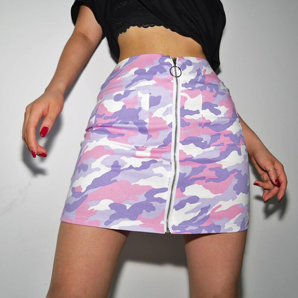 Fusta de dama scurta moderna de camuflaj cu fermoar