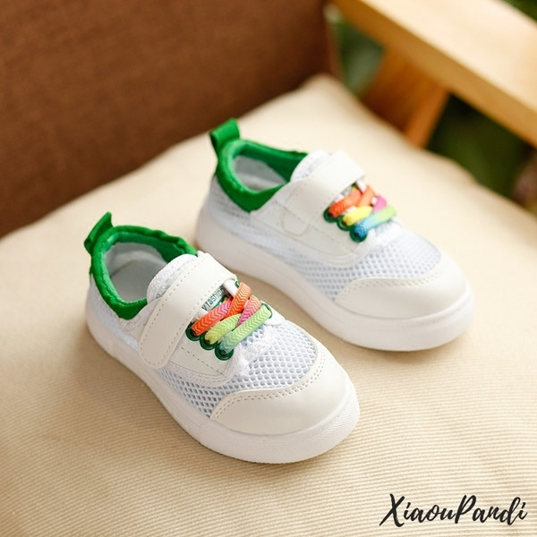 Pantofi sport copii albi cu sireturi colorate